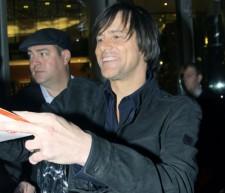 2010__02__Jim_Carrey_Feb1_main 225×193.jpg
