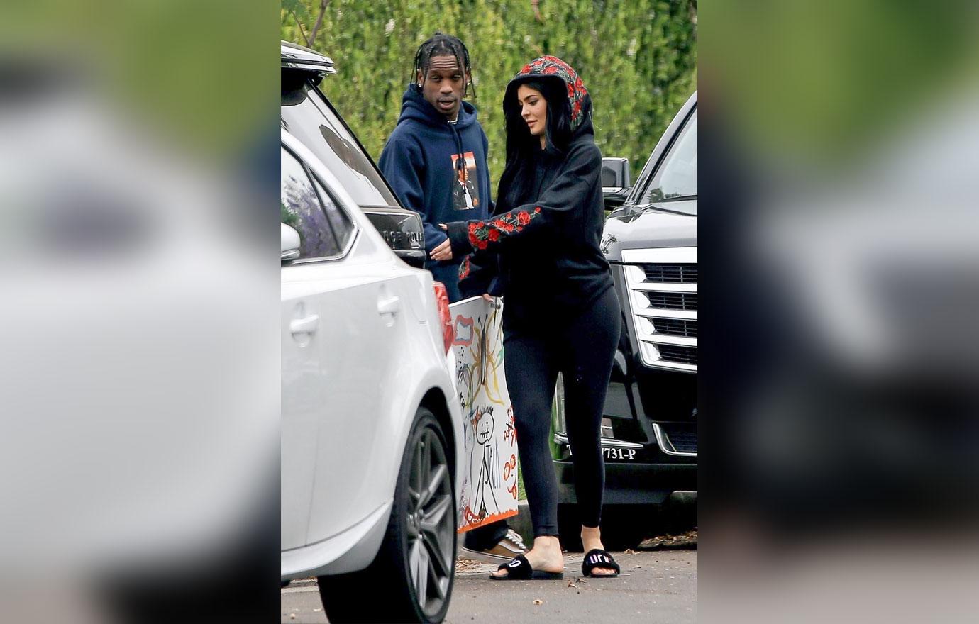 *PREMIUM-EXCLUSIVE* Kylie Jenner Reportedly Pregnant With 1st Child! *FILE PHOTOS*