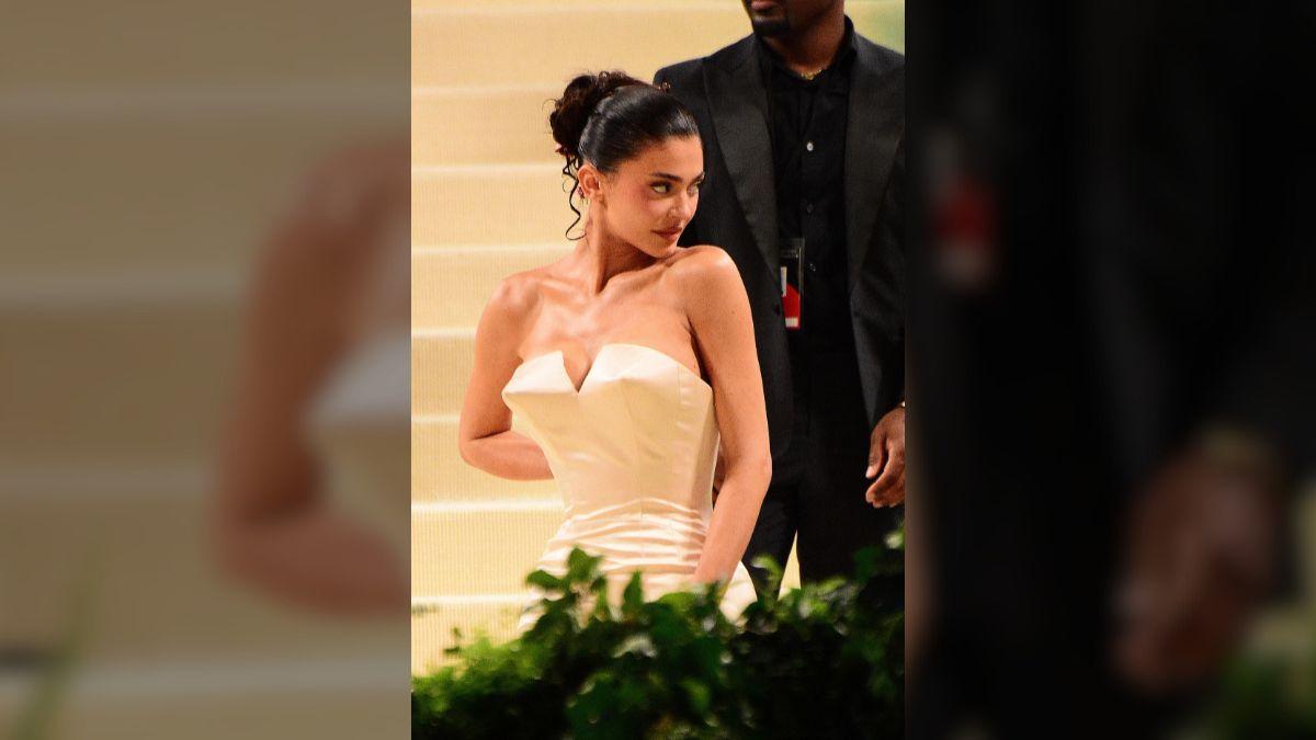 image of Kylie Jenner reportedly mouthed 'I love you' to Timothée Chalamet at the Critics Choice Awards.