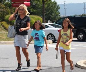 2010__08__Kate_Gosselin_Aug20_36 300×271.jpg