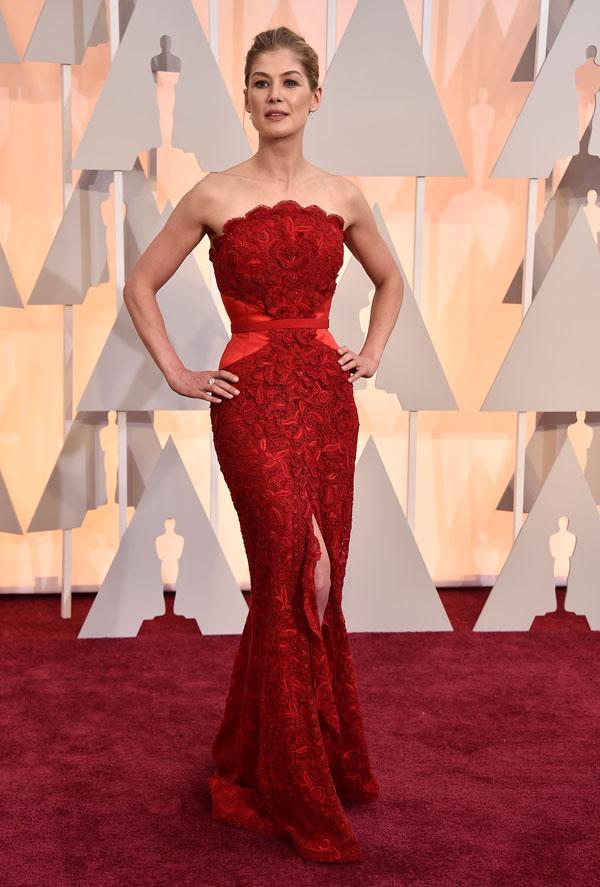 Rosamund pike 2014 oscars arrivals. 04