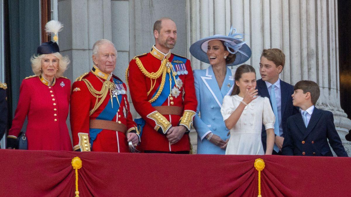 image of royal family