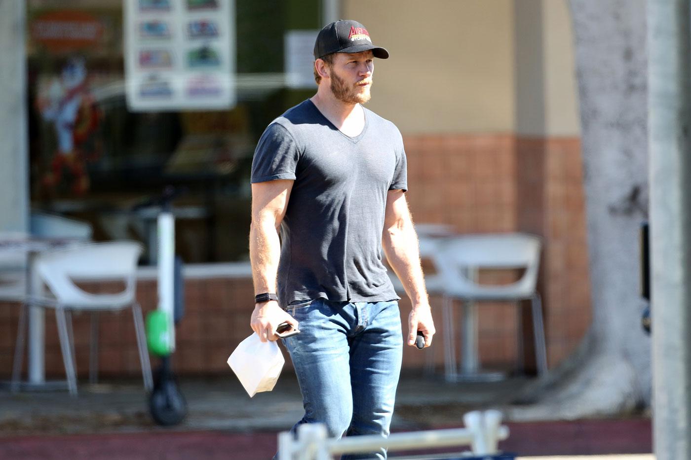 EXCLUSIVE: Chris Pratt snags a frozen yogurt and then heads to the drugstore.