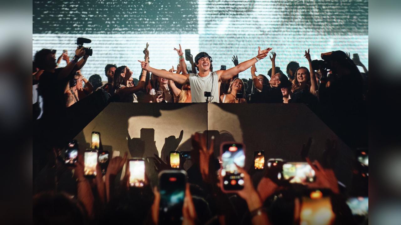 behind the spotlight how tijn den hollander is helping shape the way todays biggest artists are seen