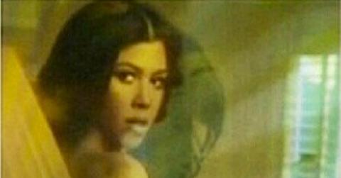 Kourtney Kardashian naked and pregnant