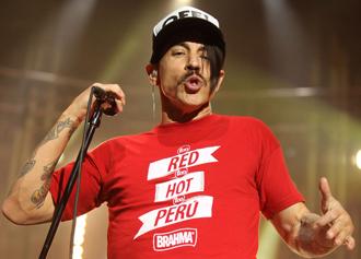 Red hot chili peppers nov28nea.jpg