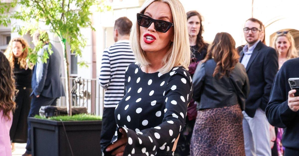 image of The singer's symptoms started with an infected root canal.