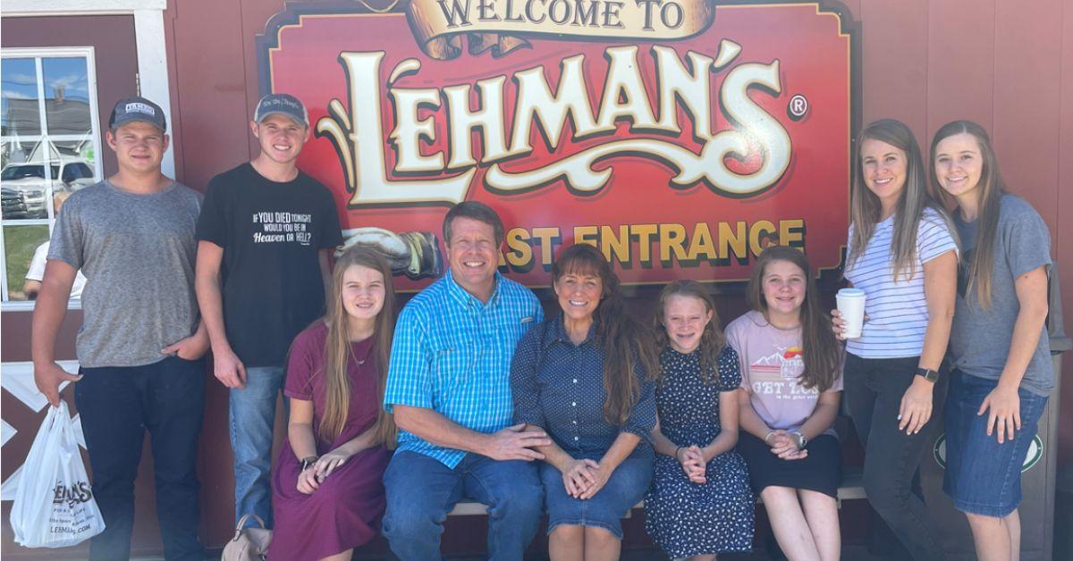 image of Josh Duggar claimed only two of his 18 siblings contacted him after his arrest and sentencing.