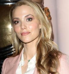 2011__04__elizabethberkley 232×300.jpg