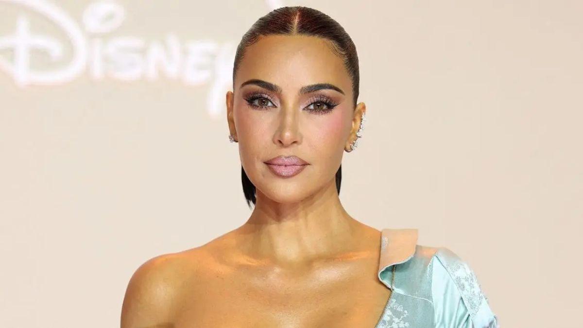 Photo of Kim Kardashian and Lewis Hamilton reportedly had an overnight date in England.