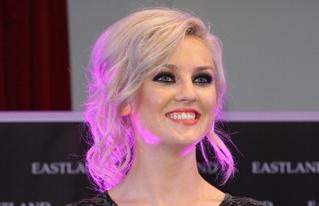 Perrie edwards teaser_319x206.jpg