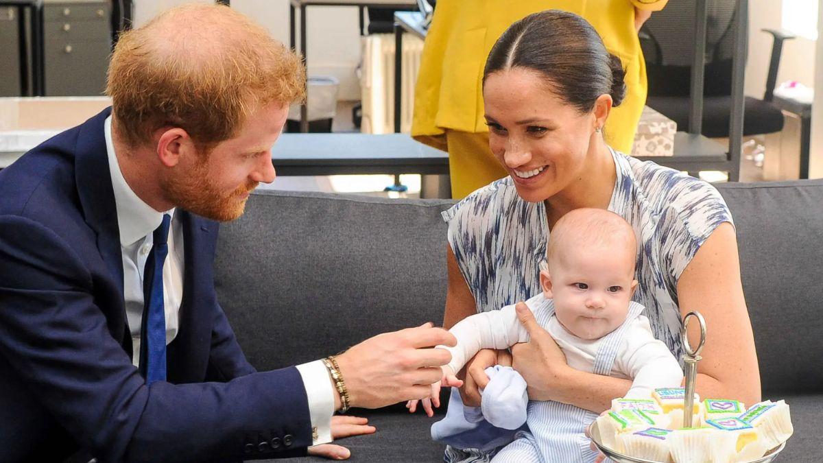 image of prince harry and Meghan markle 
