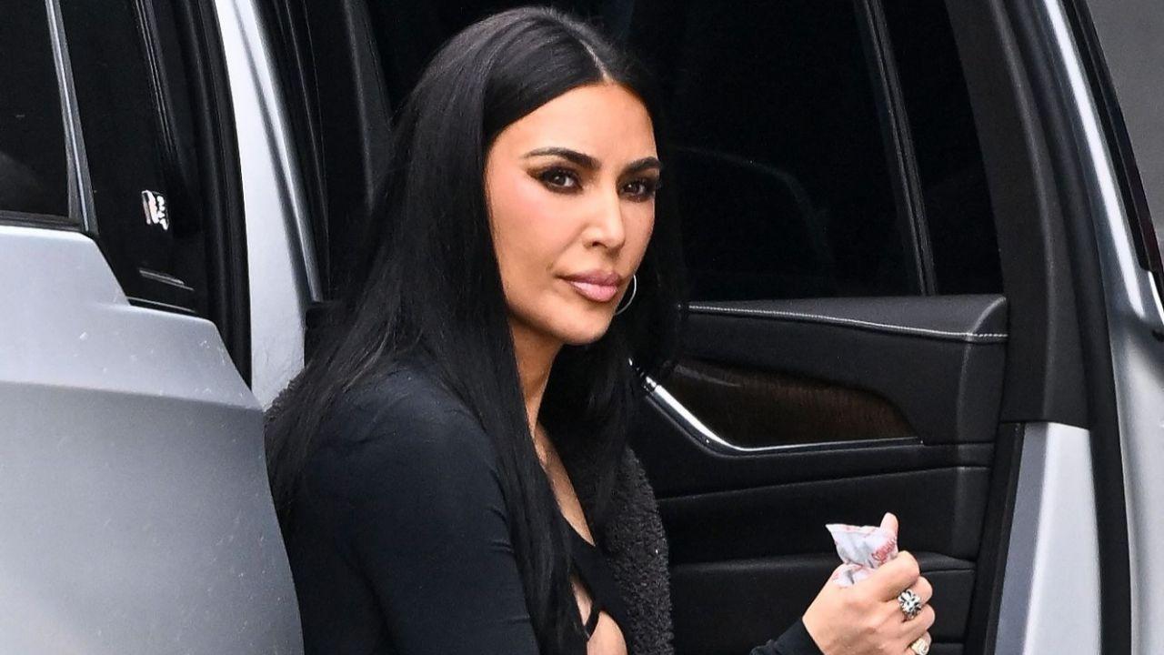 image of Kim Kardashian questioned the 'snarky' tone the author used to describe her late father, Robert Kardashian.