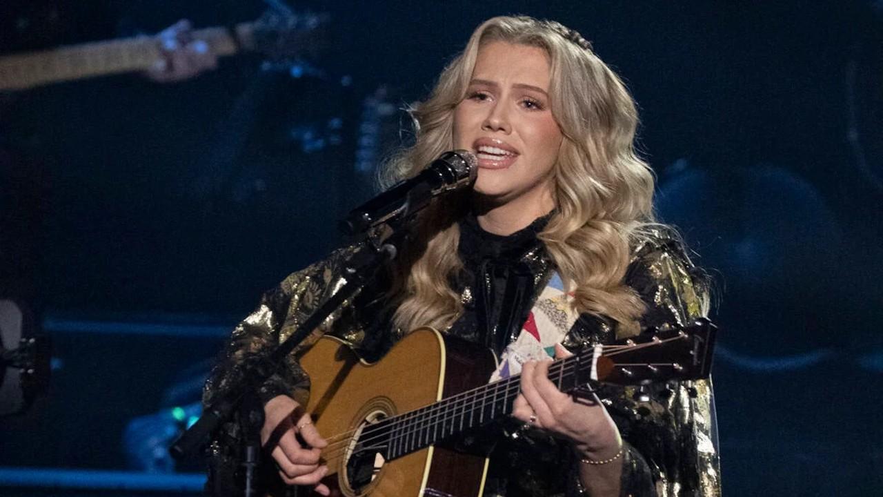 Image of Hannah Harper reveals Carrie Underwood gave her her phone number after the finale.