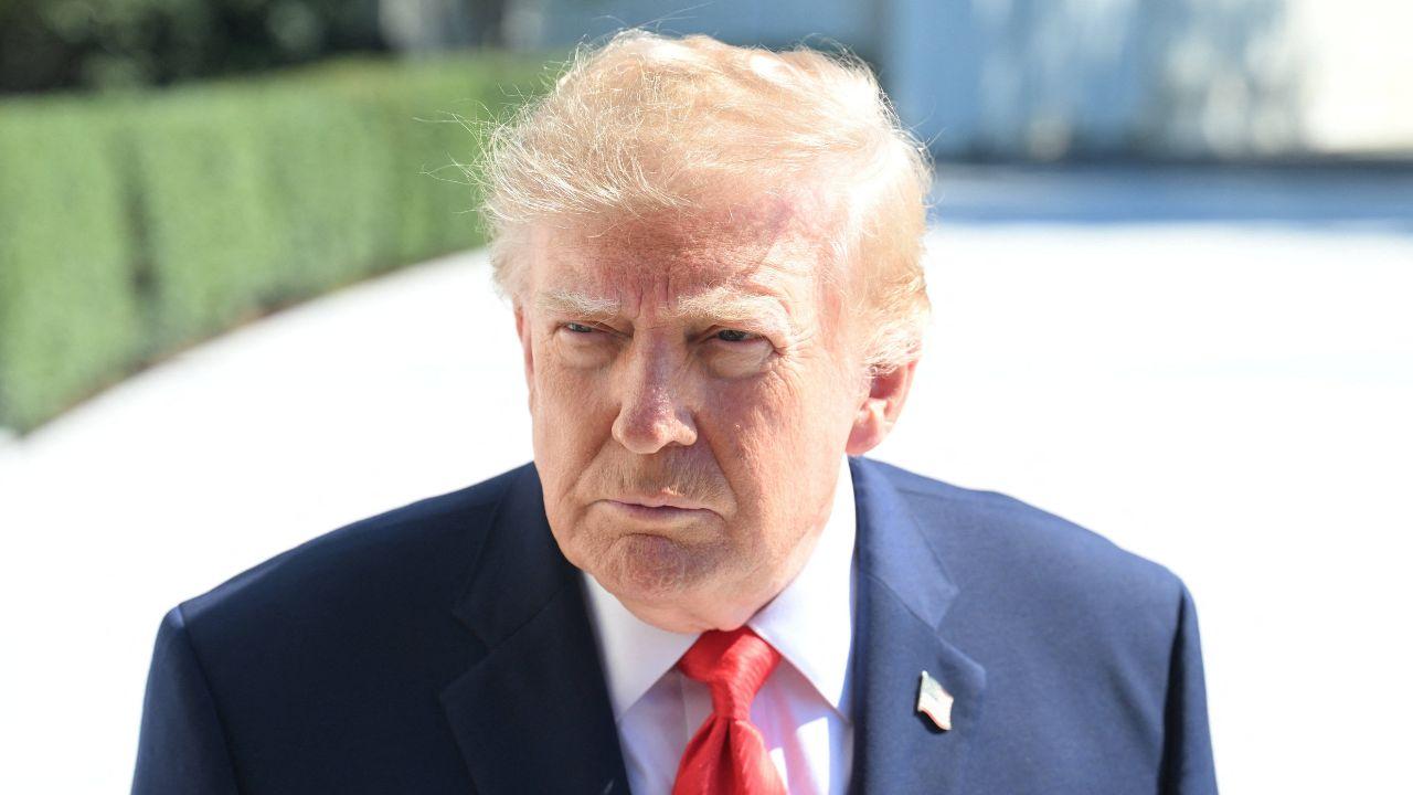 Photo of Trump's campaign stop in Alabama might be ominous for Republicans. 