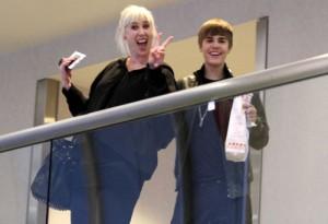 2011__02__justin_bieber_feb15_79 300&#215;205.jpg