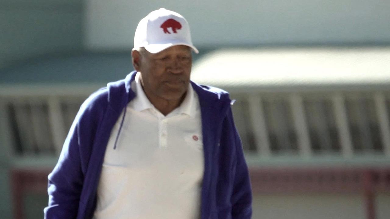 Photo of O.J. Simpson and Nicole Brown Simpson divorced in 1992 after six years of marriage.