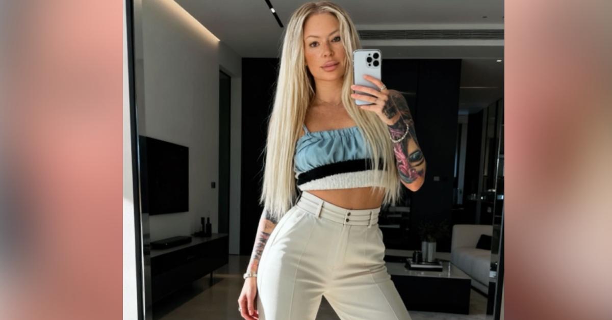 Photo of Jenna Jameson put her fit figure on display while running some 'holiday errands.'