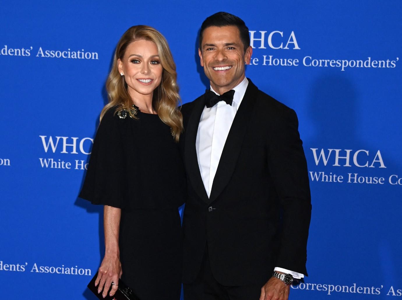 kelly ripa mark consuelos home nyc fire department middle night