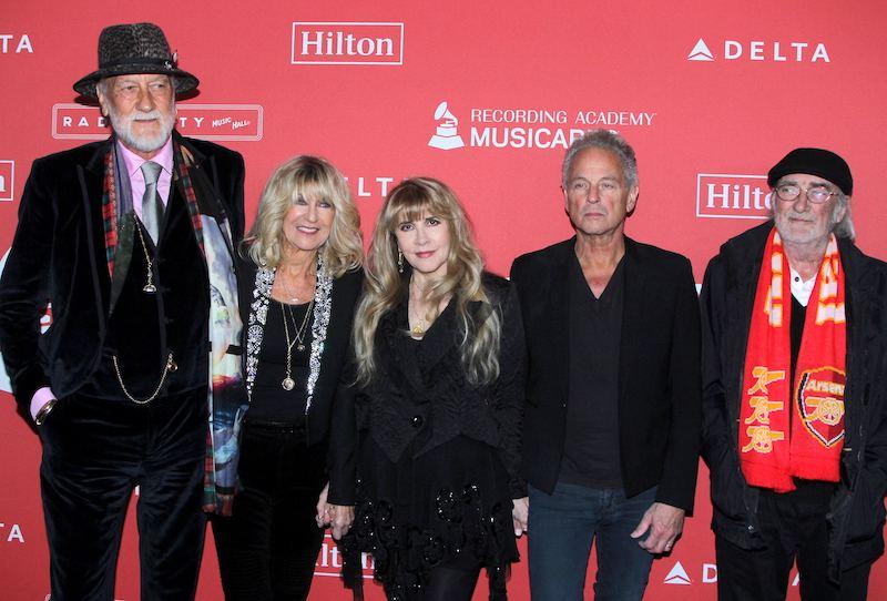 stevie nicks health hospitalization