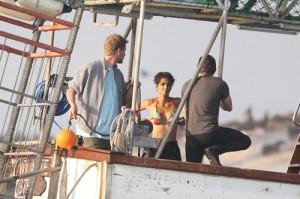 2010__07__halle_berry_july30_08 300×199.jpg