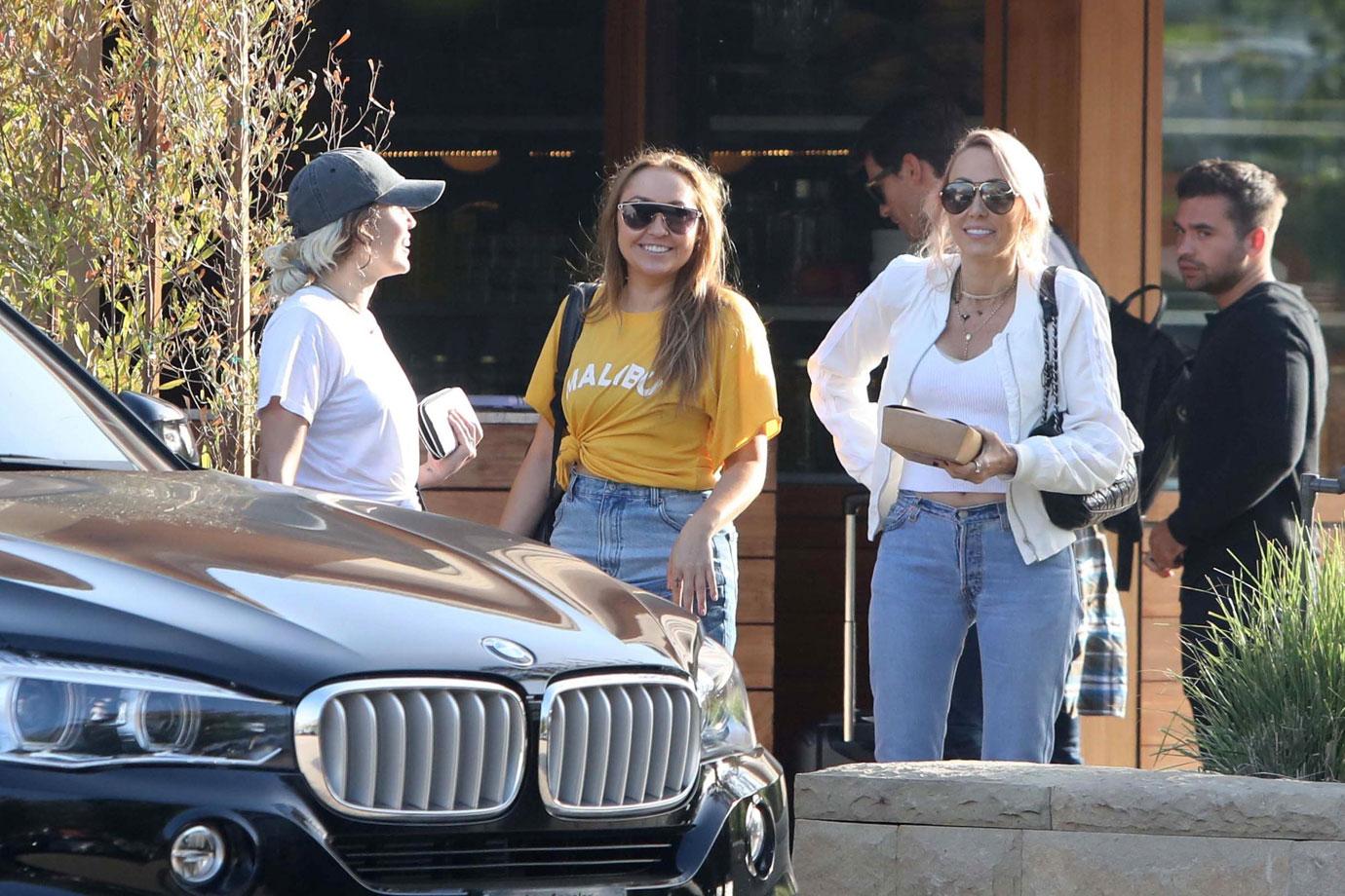 Miley Cyrus Sister Brandi Mom Tish Photos 04