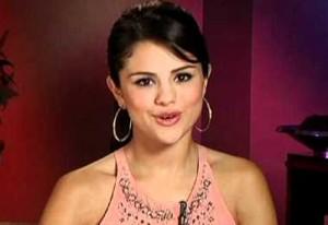2011__06__Selena_Gomez_June28news 300×206.jpg