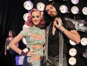 2011__08__Katy Perry Russell Brand Aug30neb 300×229.jpg