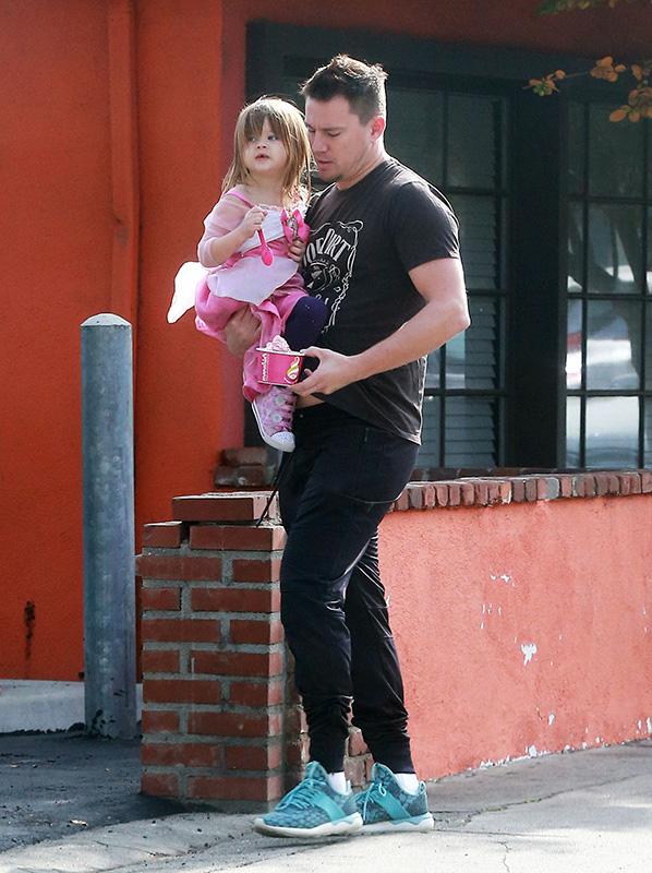 Exclusive&#8230; Channing Tatum Stops For Frozen Yogurt With His Daughter