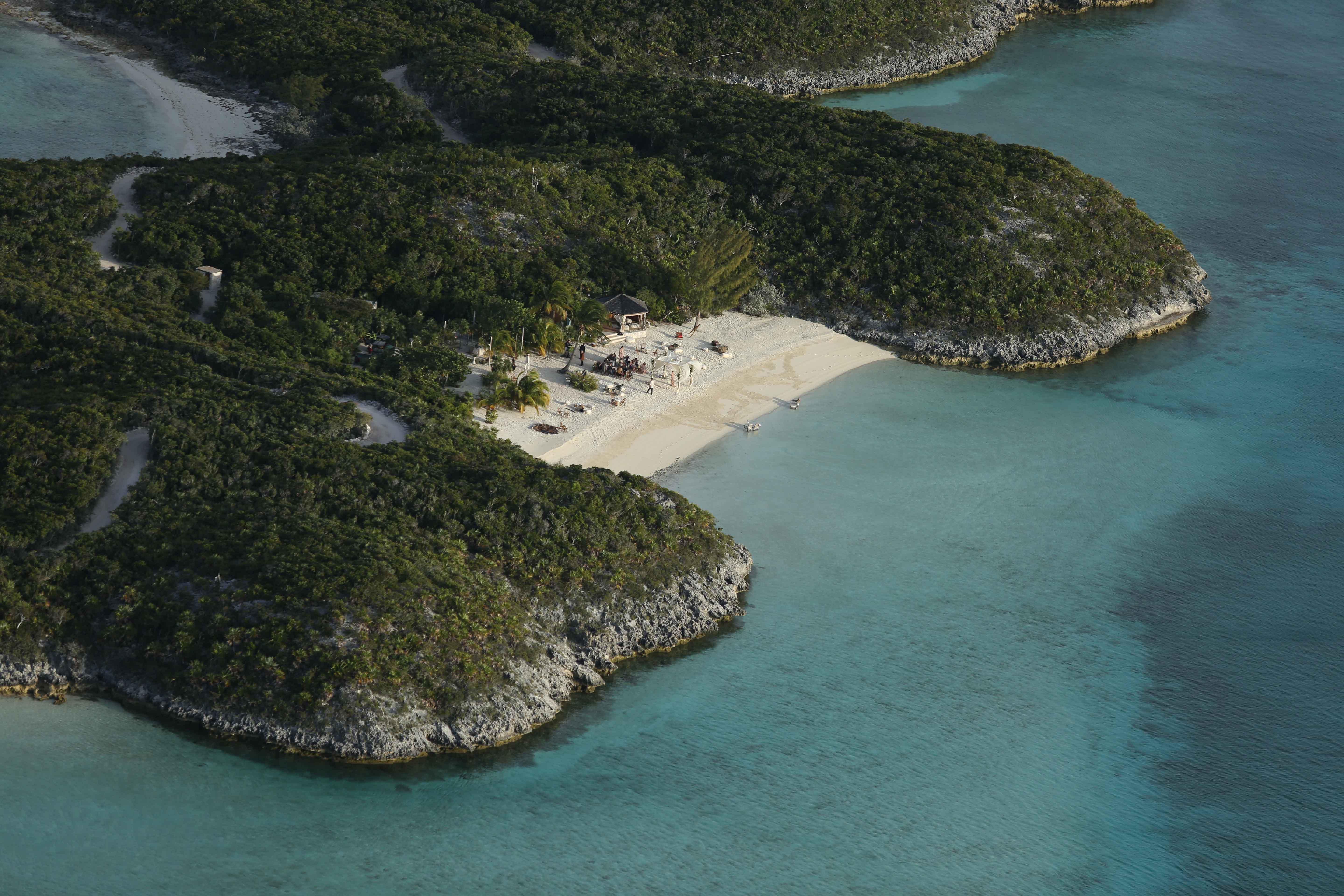 EXCLUSIVE: *** PREMIUM EXCLUSIVE. STRICTLY NO WEB*** Johnny Depp and Amber Heard celebrated their wedding on the Lone Ranger star&#8217;s idyllic island in the Bahamas on Sunday.