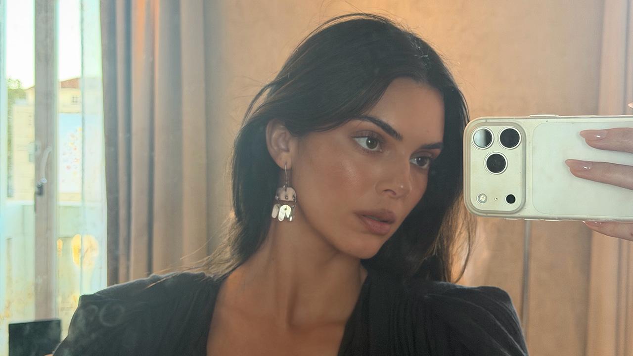 Image of Kendall Jenner's sister Kourtney Kardashian called her a 'cool kid.'