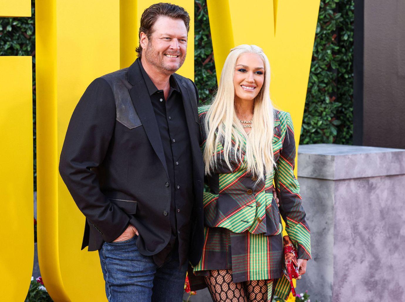 blake shelton close bond gwen stefanis  boys