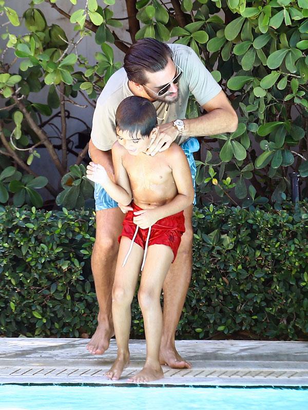 kourtney kardashian pool date kids