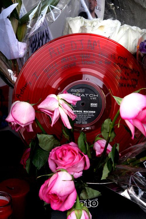 2009__09__dj_am_memorial_03_wenn53431.jpg