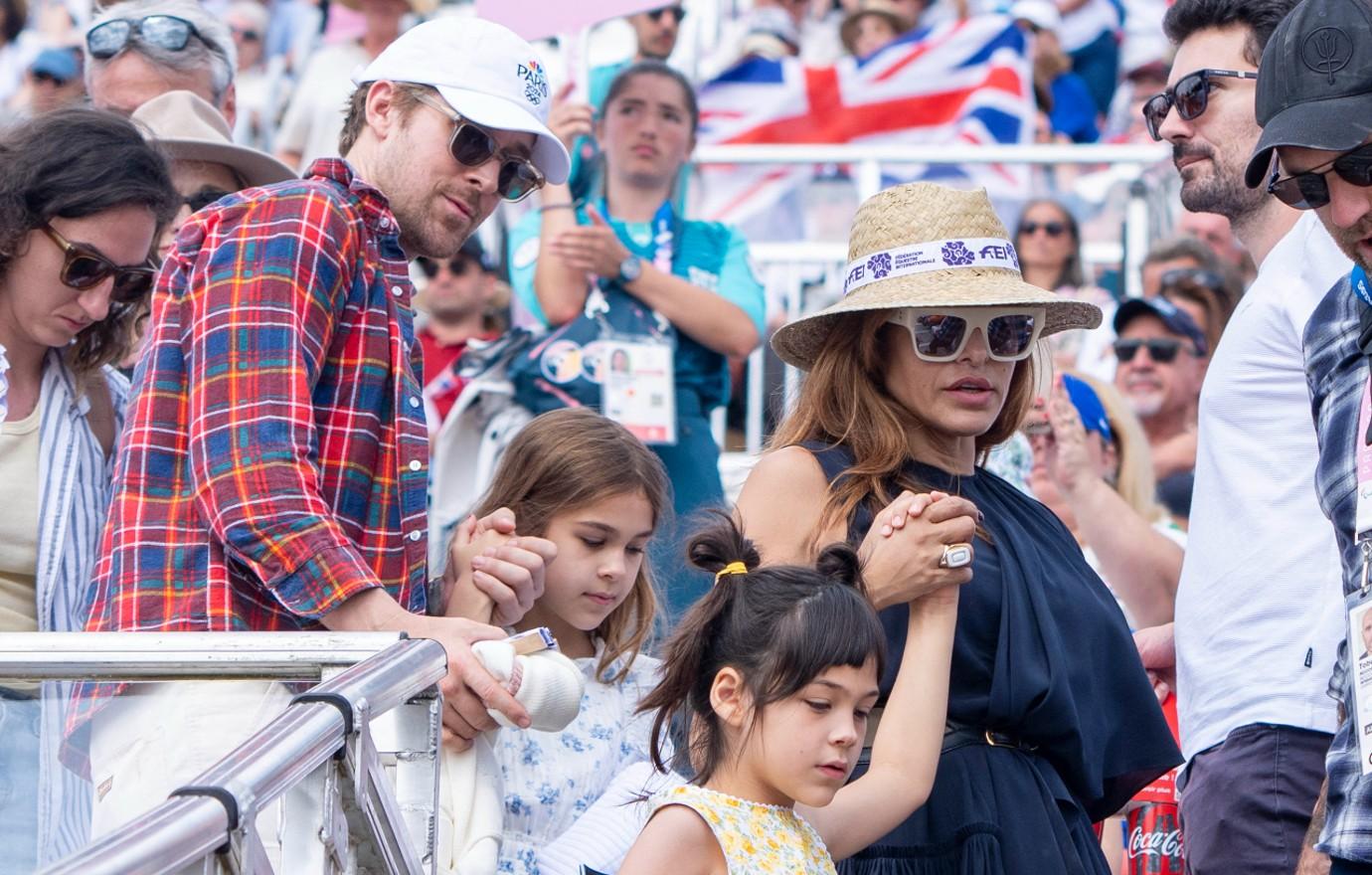 ryan gosling eva mendes daughters olympics paris  ok