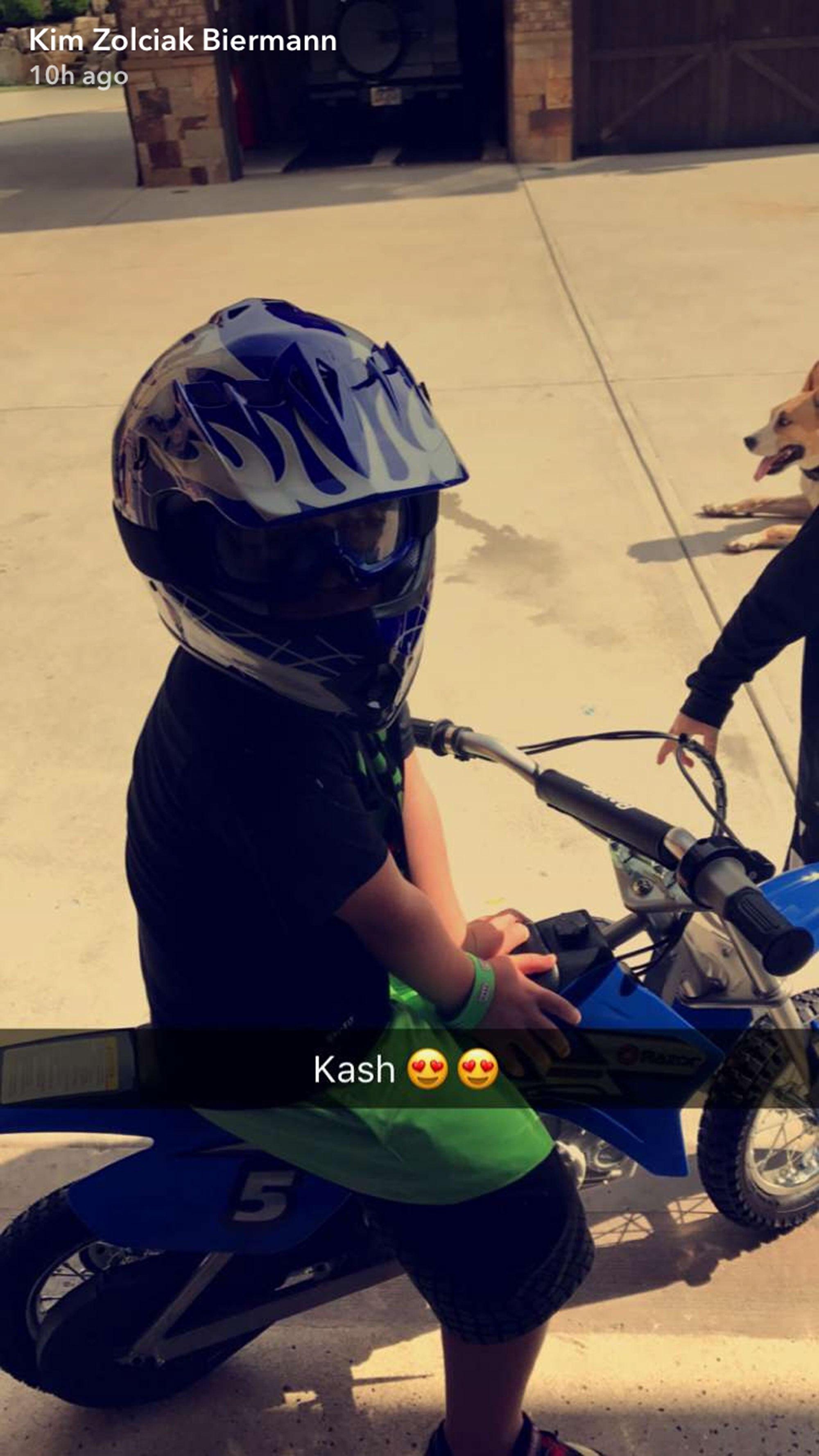 Kim Zolciak son Kash birthday puppyCredit: Kim Zolciak Biermann/Snapchat