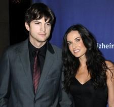 2010__03__okmagazine_demi moore ashton kutcher 225×212.jpg