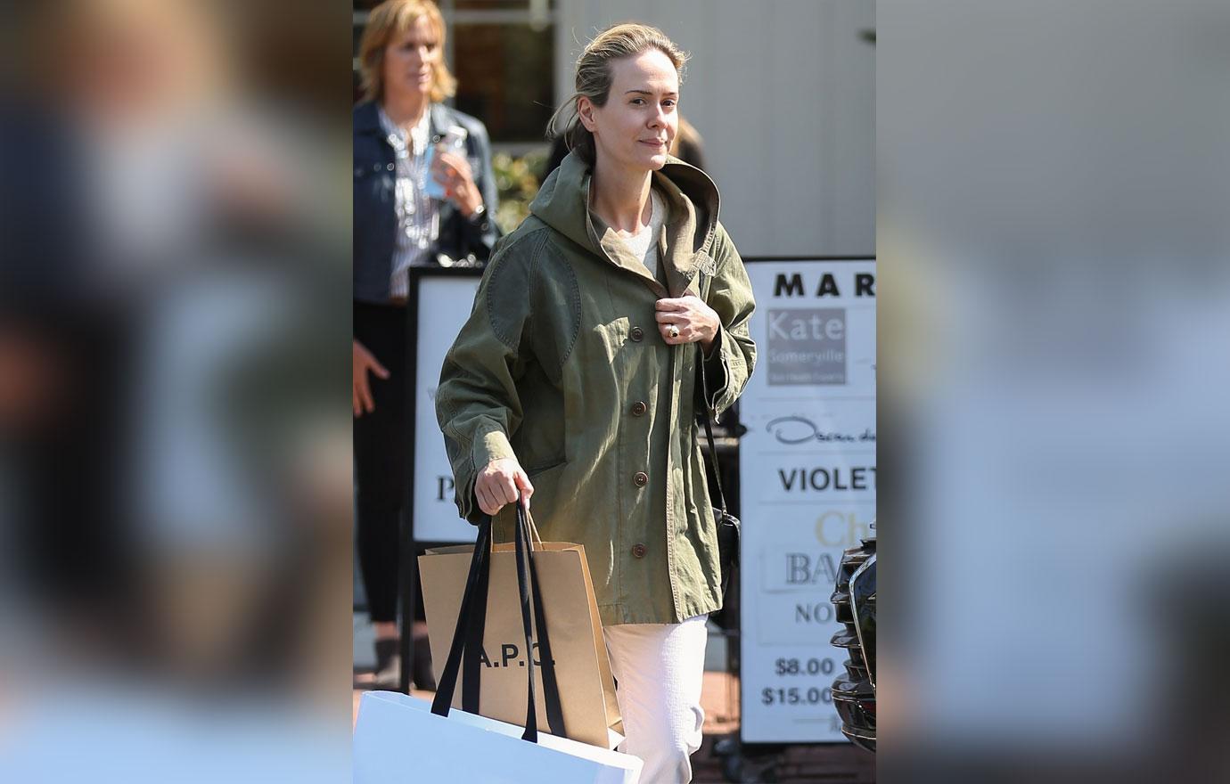 Sarah Paulson and Amanda Peet go shopping on Melrose Place