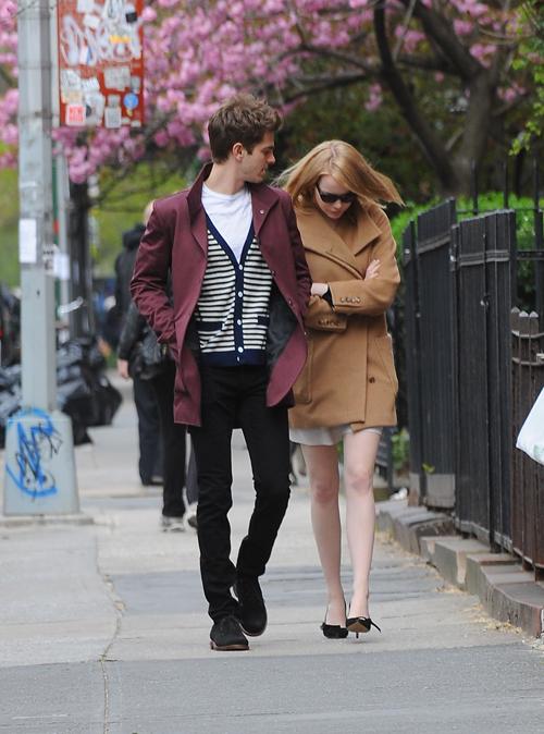 Emma stone andrew garfield april10 002_ _1.jpg