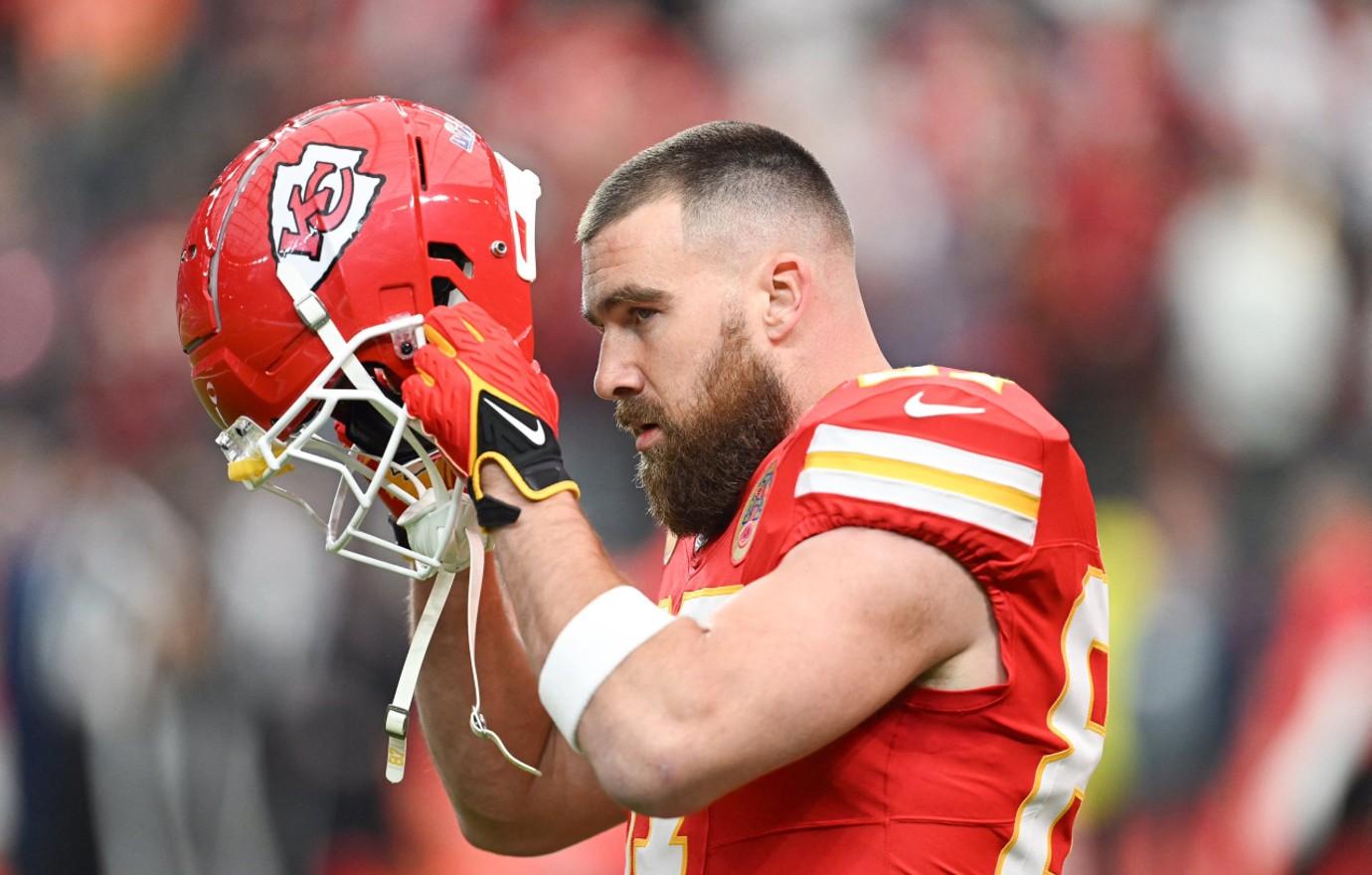 travis kelce slammed partying selfies bar kansas city parade shooting