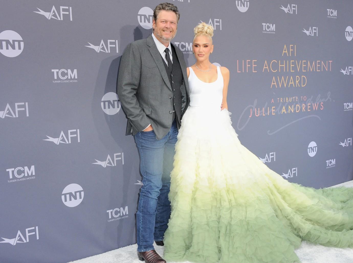 Gwen Stefani Calls Boyfriend Blake Shelton Her 'Favorite' in Sweet  Valentine's Day Post