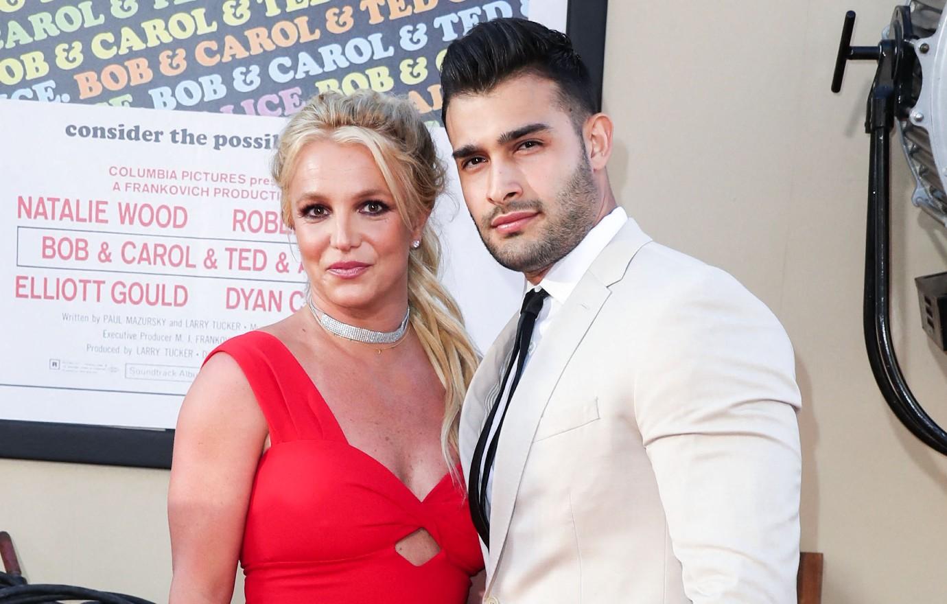 britney spears thinks sam asghari pathetic tries take everything