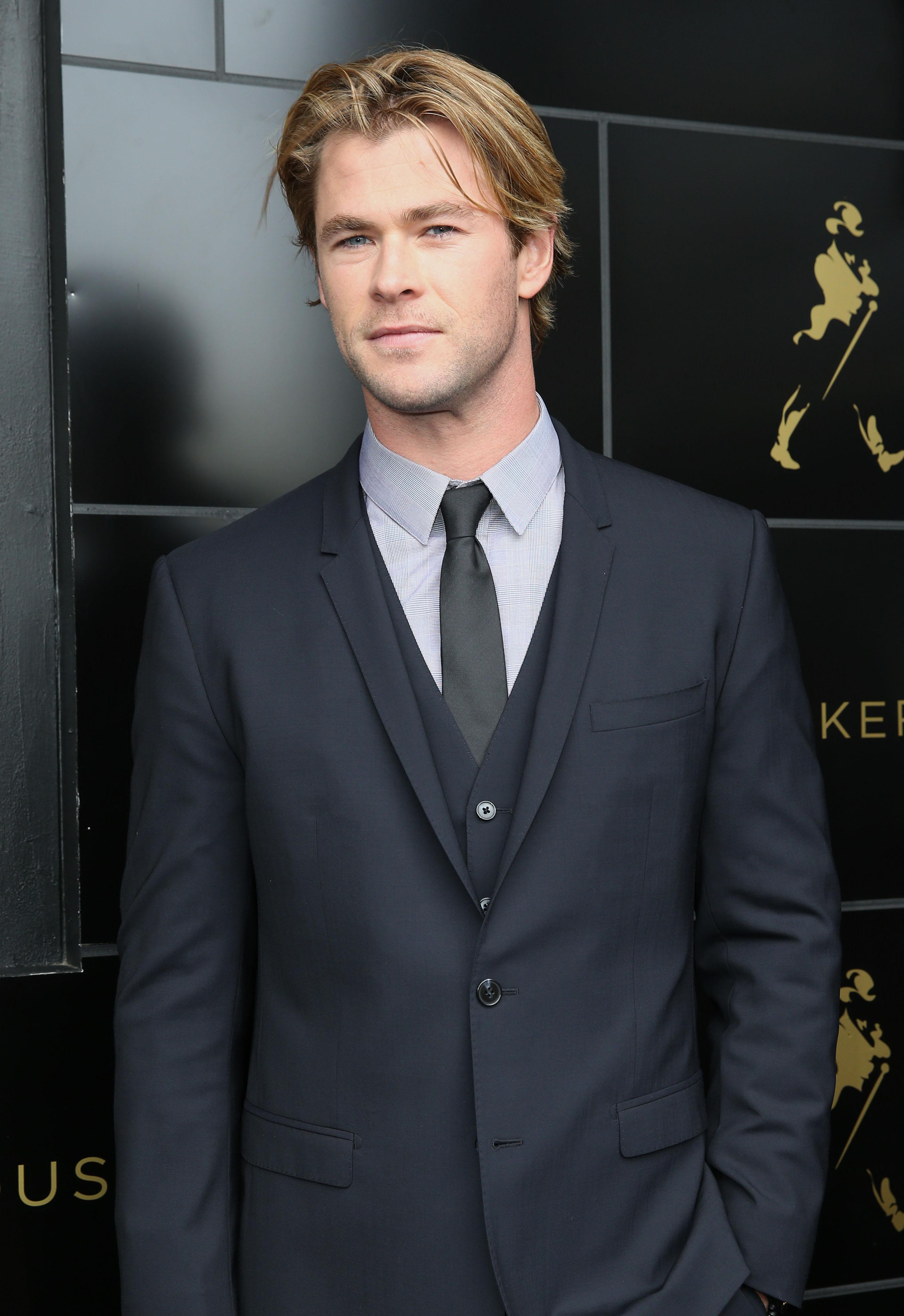 Chris Hemsworth Finds His People Magazine’s Sexiest Man Alive Title ...