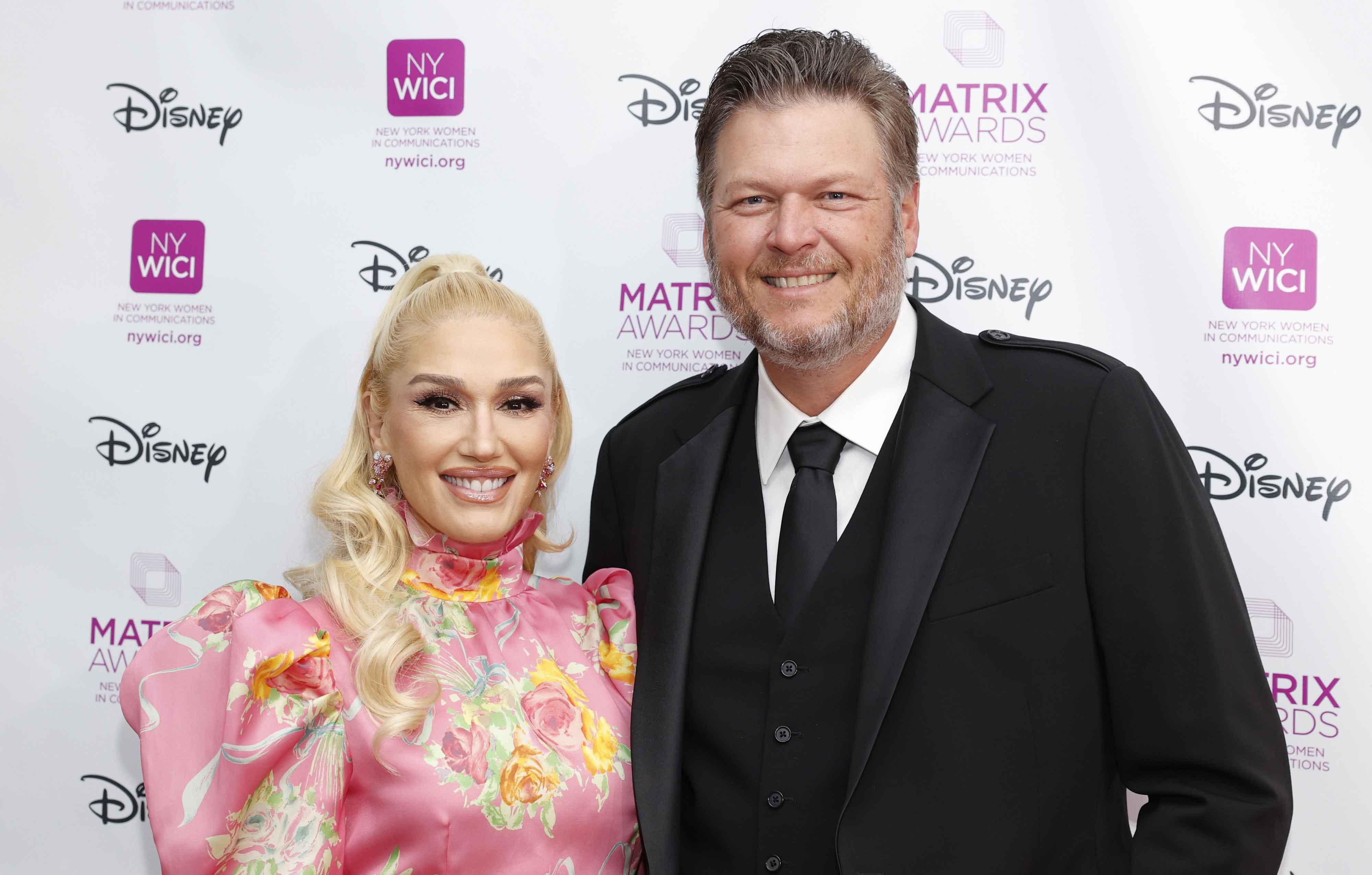 friends of blake shelton gwen stefani fear they are falling out of love