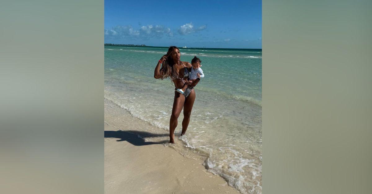 serena williams toned physique bikini beach day