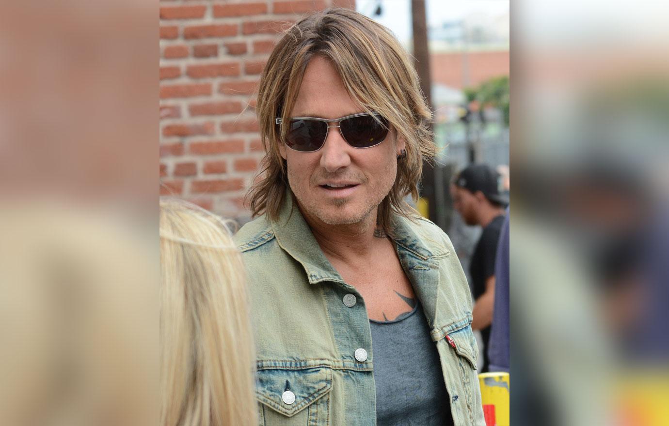 Local teacher pays keith urban’s convenience store tab 2