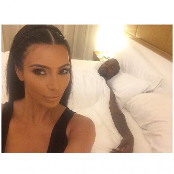 Kim kardashian selfie7