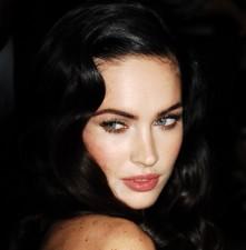 2009__11__meganfox 221×225.jpg