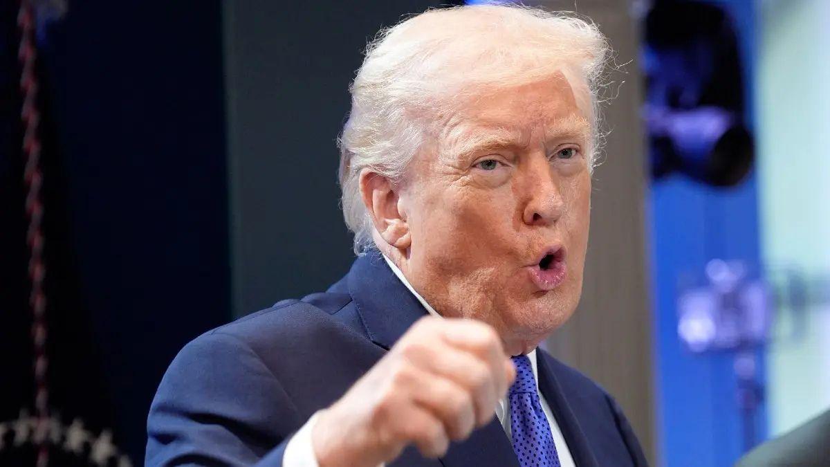 Photo of A White House spokesperson called Joy Behar 'a talentless hack' for poking fun at Donald Trump.