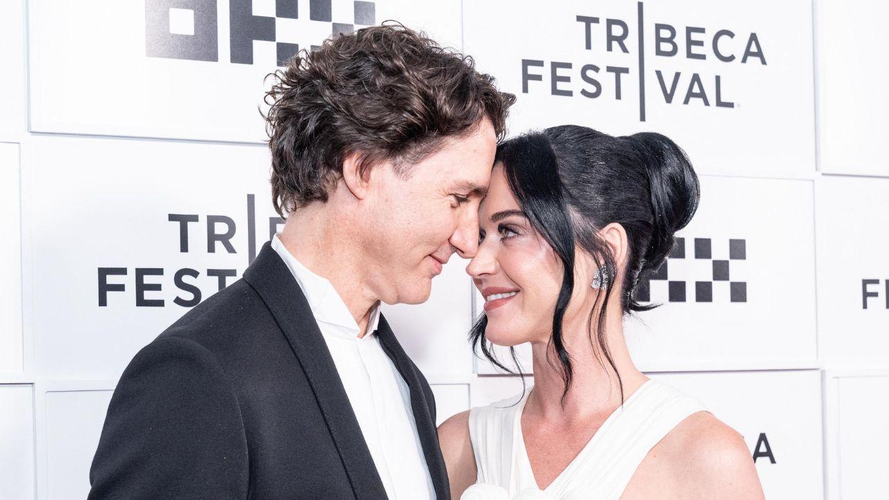 image of Katy Perry and Justin Trudeau were seen relaxing and soaking up the sun on their vacation.